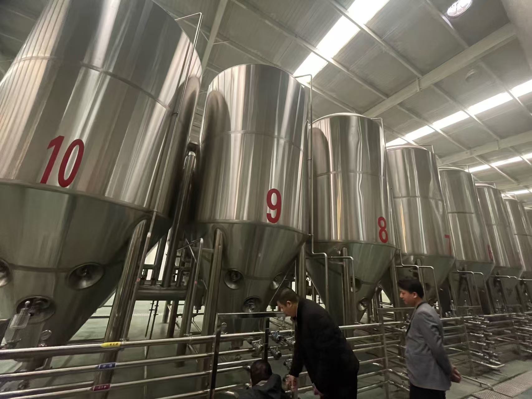 鸡泽精酿啤酒设备厂—平面布置、设备设计、制造、调试、培训等一条龙服务